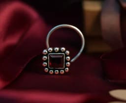 Nose pin